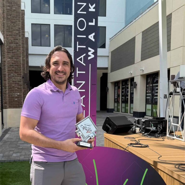 Jorge Guerra: 1937 Black and Red Rolls Royce Limousine